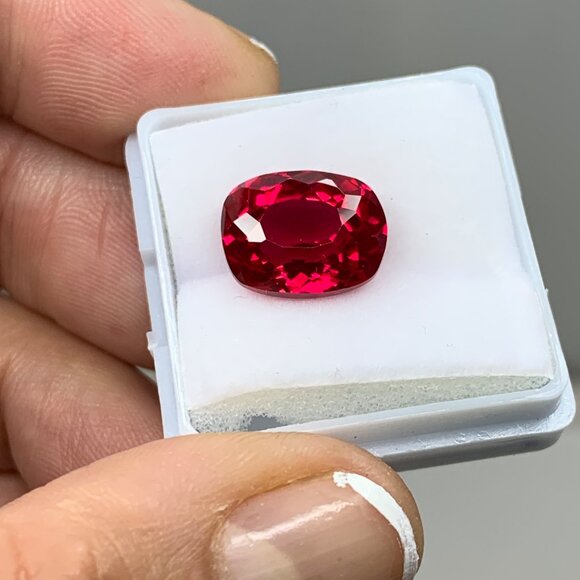Elegant Red Gemstone ruby - Picture 5 of 13